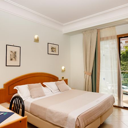 Hotel Gardenia Sorrento, Ascend Hotel Collection Buitenkant foto